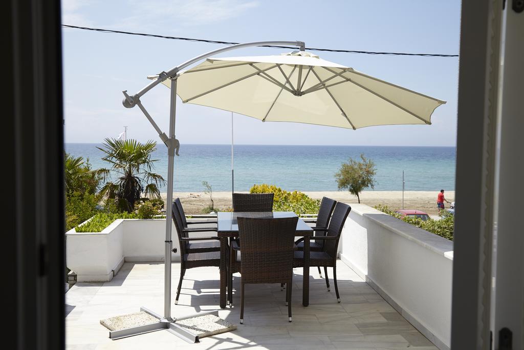 Beach Front Villa Nea Kallikrateia Esterno foto