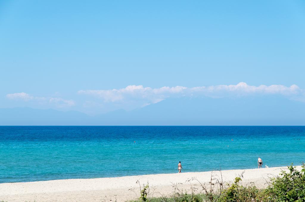 Beach Front Villa Nea Kallikrateia Esterno foto