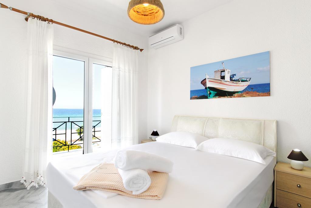 Beach Front Villa Nea Kallikrateia Esterno foto