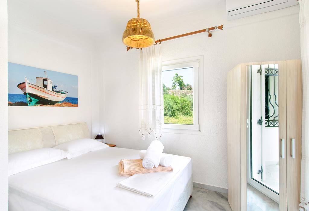 Beach Front Villa Nea Kallikrateia Esterno foto